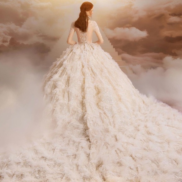 ATELIER BY JIMMY CHOO WEDDING DRESS with JIMMY CHOO matching cathedral veil - Picture 11 of 14